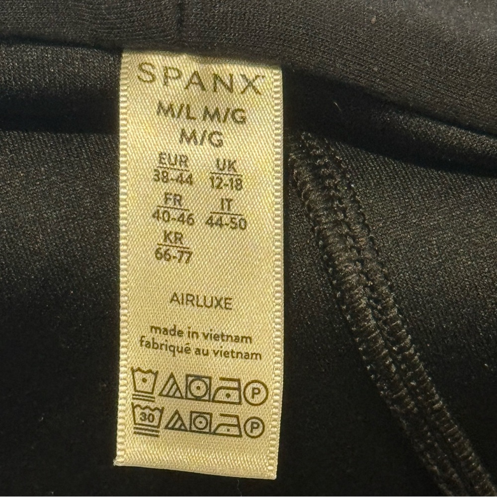 Spanx Airessentials Cocoon Wrap - image 8